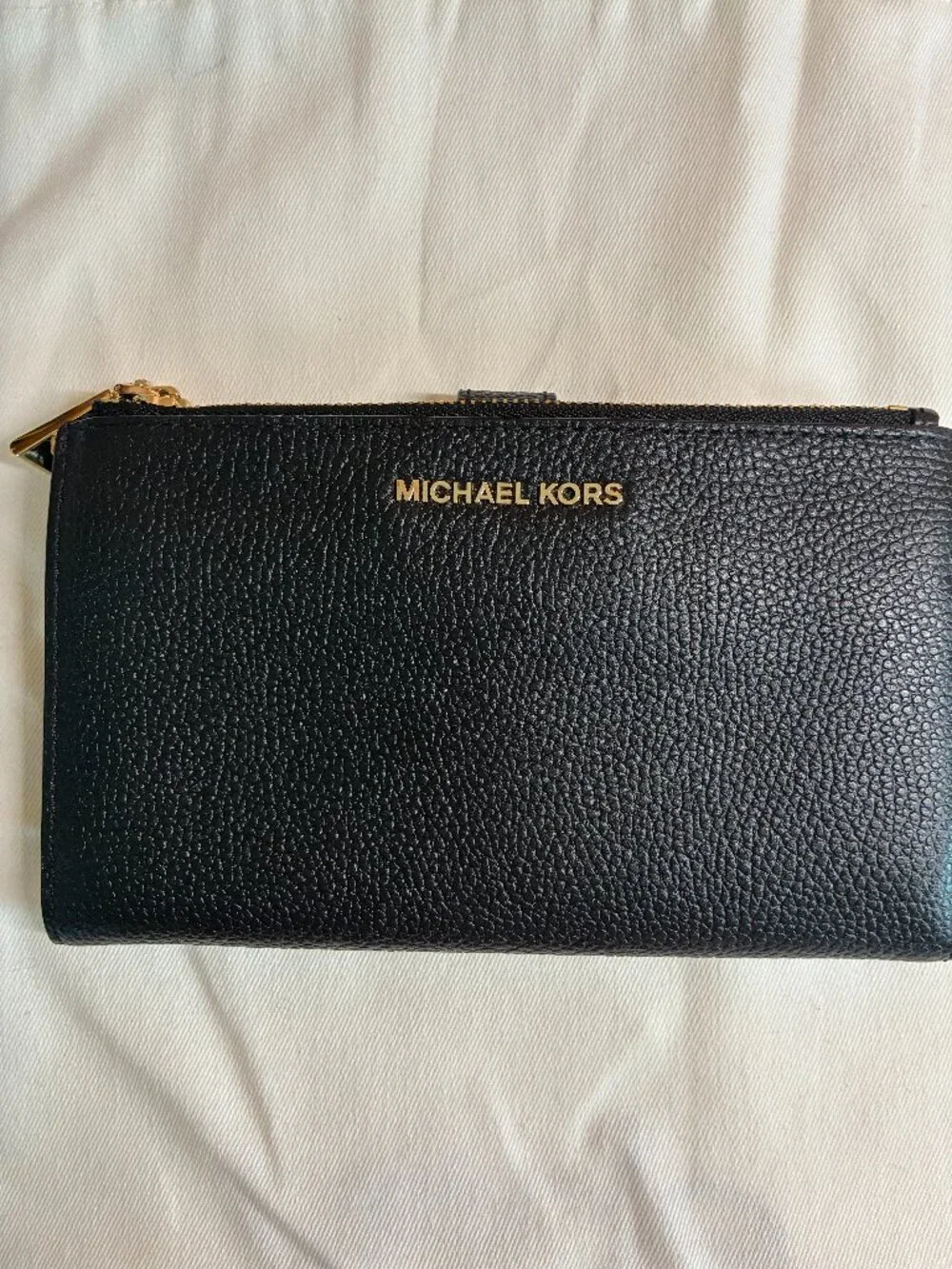 MIchael Kors Jet Set Phone wallet/wristlet